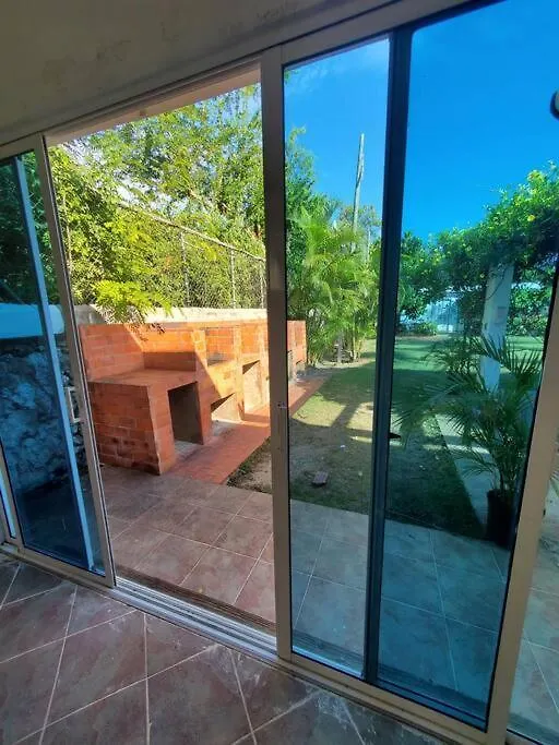Playa Juan Dolio, Rd-Acceso Privado A La Playa Justo Al Frente En 1Ra Linea, Areas Sociales, Bbq, Piscina, Gazebos-Parqueo-Wifi-Netflix-Al Lado De Minimarket, Restaurantes, Bares, Tiendas, Clubes De Playa, Campos De Golf, Bancos Comerciales Y Mas Guayacanes