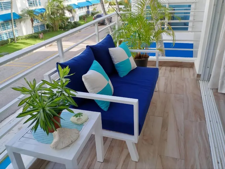 Apartamento Playa Juan Dolio, Rd-Acceso Privado A La Playa Justo Al Frente En 1Ra Linea, Areas Sociales, Bbq, Piscina, Gazebos-Parqueo-Wifi-Netflix-Al Lado De Minimarket, Restaurantes, Bares, Tiendas, Clubes De Playa, Campos De Golf, Bancos Comerciales Y Mas Guayacanes