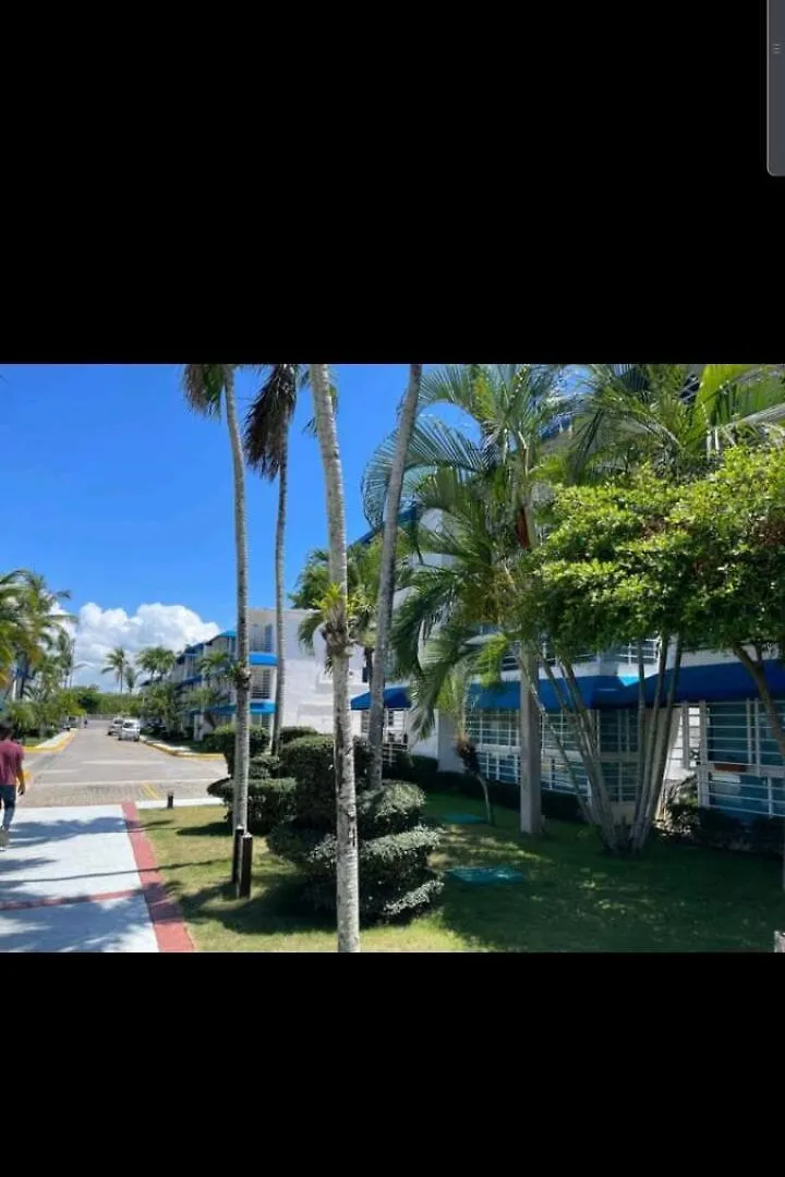 Playa Juan Dolio, Rd-Acceso Privado A La Playa Justo Al Frente En 1Ra Linea, Areas Sociales, Bbq, Piscina, Gazebos-Parqueo-Wifi-Netflix-Al Lado De Minimarket, Restaurantes, Bares, Tiendas, Clubes De Playa, Campos De Golf, Bancos Comerciales Y Mas Guayacanes
