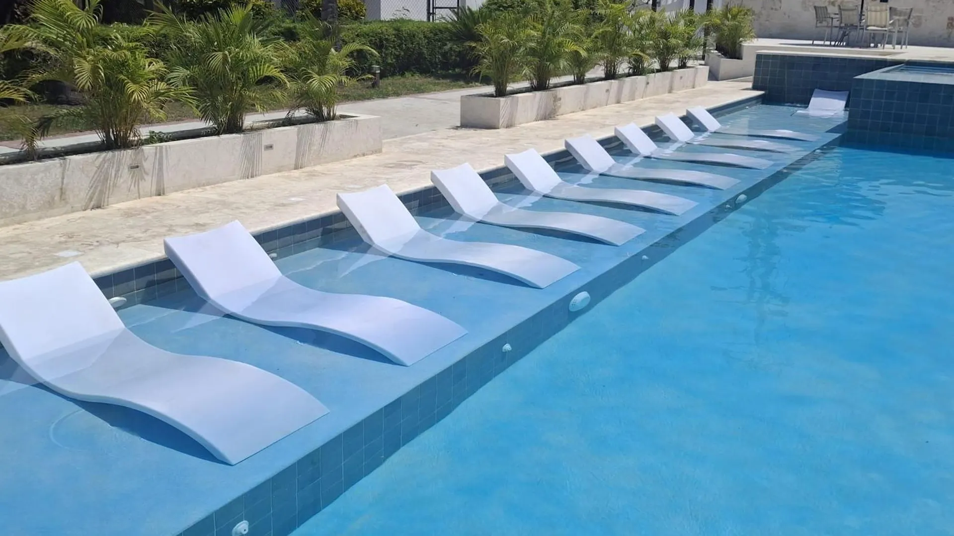 Apartamento Playa Juan Dolio, Rd-Acceso Privado A La Playa Justo Al Frente En 1Ra Linea, Areas Sociales, Bbq, Piscina, Gazebos-Parqueo-Wifi-Netflix-Al Lado De Minimarket, Restaurantes, Bares, Tiendas, Clubes De Playa, Campos De Golf, Bancos Comerciales Y Mas Guayacanes