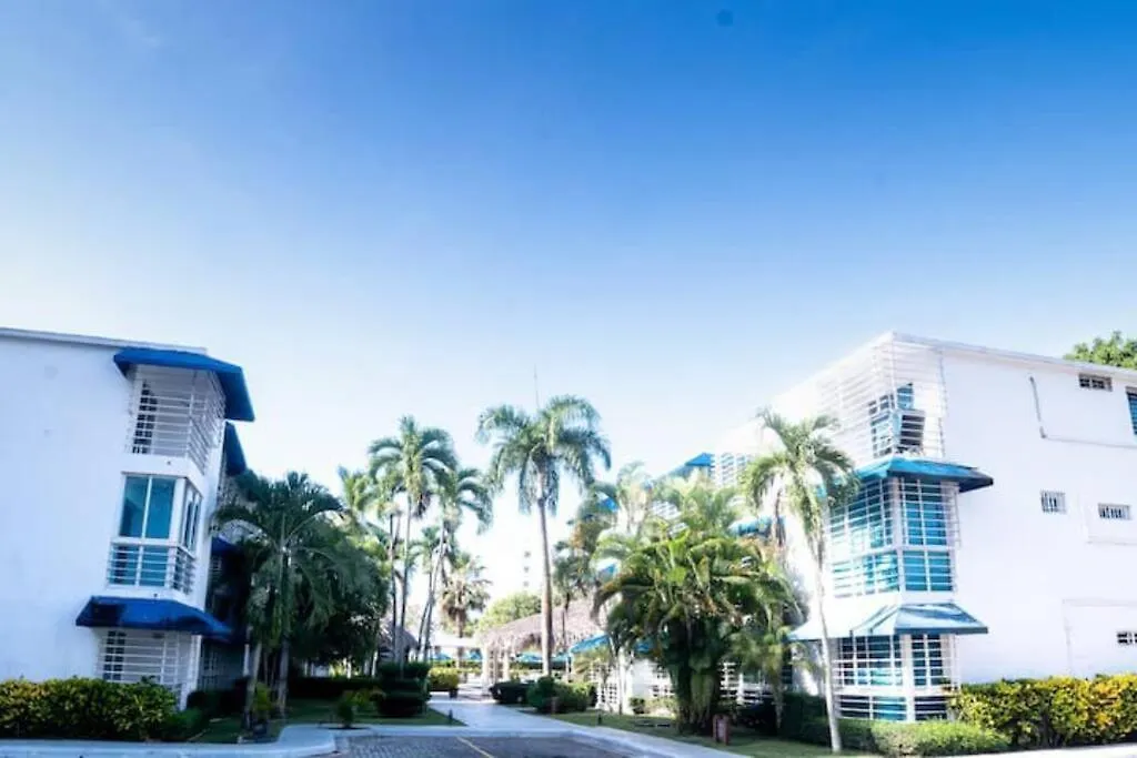 Playa Juan Dolio, Rd-Acceso Privado A La Playa Justo Al Frente En 1Ra Linea, Areas Sociales, Bbq, Piscina, Gazebos-Parqueo-Wifi-Netflix-Al Lado De Minimarket, Restaurantes, Bares, Tiendas, Clubes De Playa, Campos De Golf, Bancos Comerciales Y Mas 구아야카네스 아파트